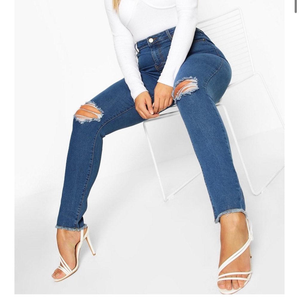 Denim Rip Knee & Frayed Hem Skinny Jeans